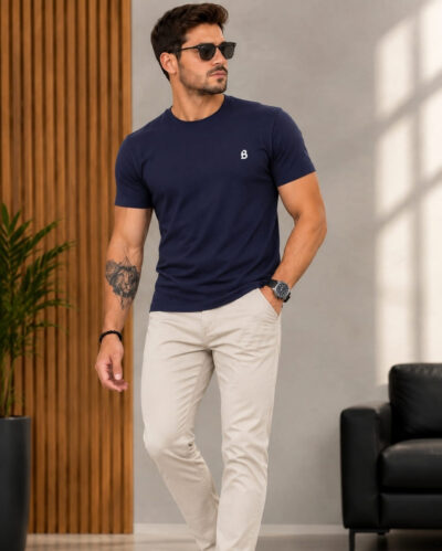 Camiseta Bordada "B" Style - Azul Marinho